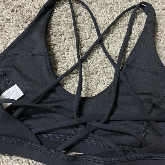 Lululemon Size 6 Nulu Strappy Scoop Neck Bra A B Cup Light Support Black - Picture 4 of 8